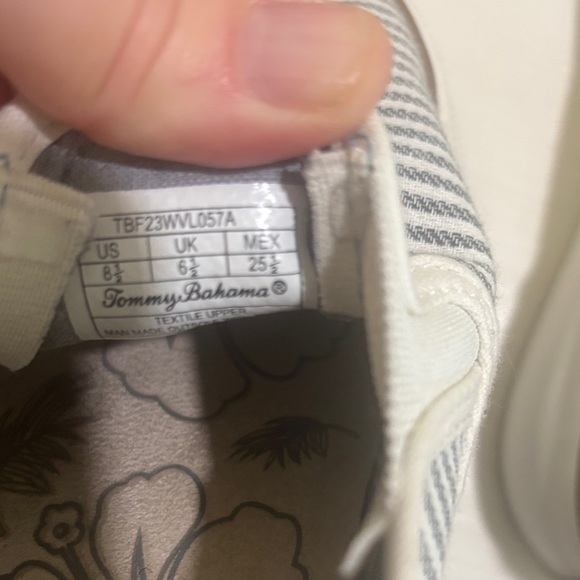 Tommy Bahama platform slip-on striped sneakers. Women's 8.5. Like new condition. - Picture 9 of 9